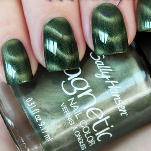 4 FOR $25🔥🔥Sally Hansen magnetic nail polish 907 electric emerald